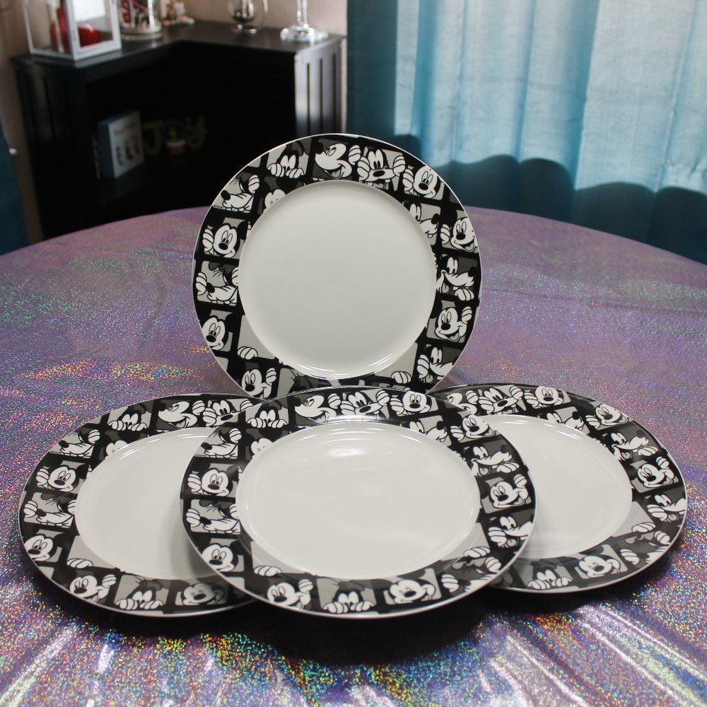 Disney Mickey Mouse Large Dinner Plate Set NEW WITH TAGS